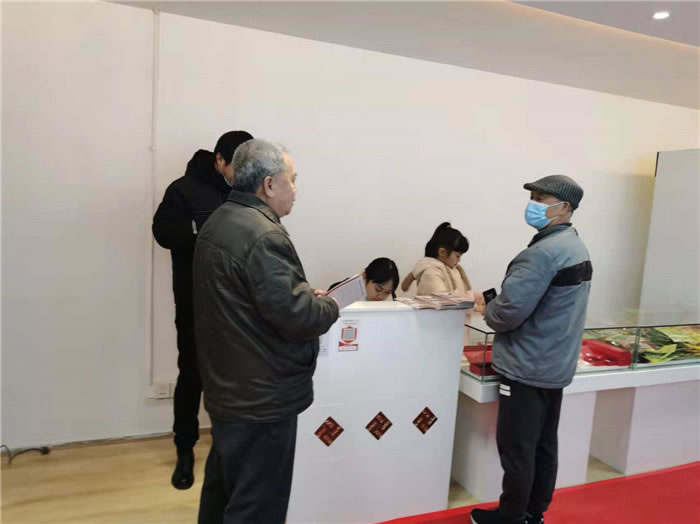 四川中青旅綿陽分社、綿陽市中旅假日旅行社、綿陽自來文化傳播有限公司24H自助售貨服務(wù)盛大開業(yè)