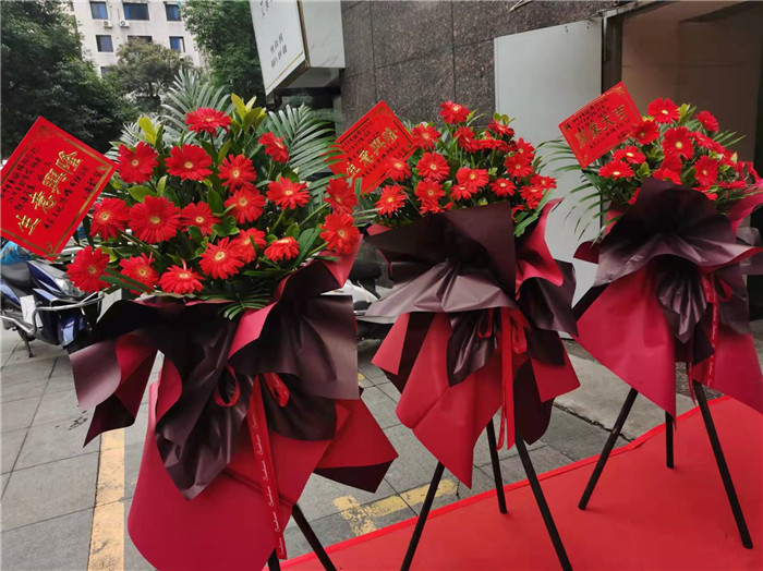 四川中青旅綿陽分社、綿陽市中旅假日旅行社、綿陽自來文化傳播有限公司24H自助售貨服務(wù)盛大開業(yè)